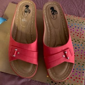 Casual lightweight pair of spring/summer shoes.